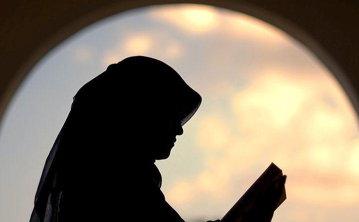 Muslimah Ingin Puasa Ramadhan Sebulan Penuh Minum Obat Penunda Haid, Bagaimana Hukumnya?