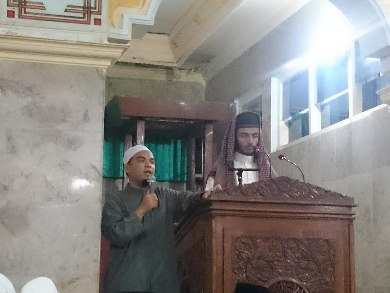 Syaikh Palestina Jadi Imam Tarawih di Masjid Agung Baiturrahman Dompu