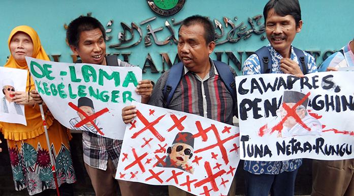 Tersinggung Perkataan Cawapres Ma'ruf Amin, Tunanetra Demo di Kantor MUI