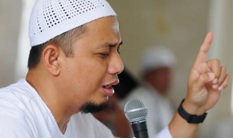 Ustadz Arifin Ilham Sindir Ustadz Maulana