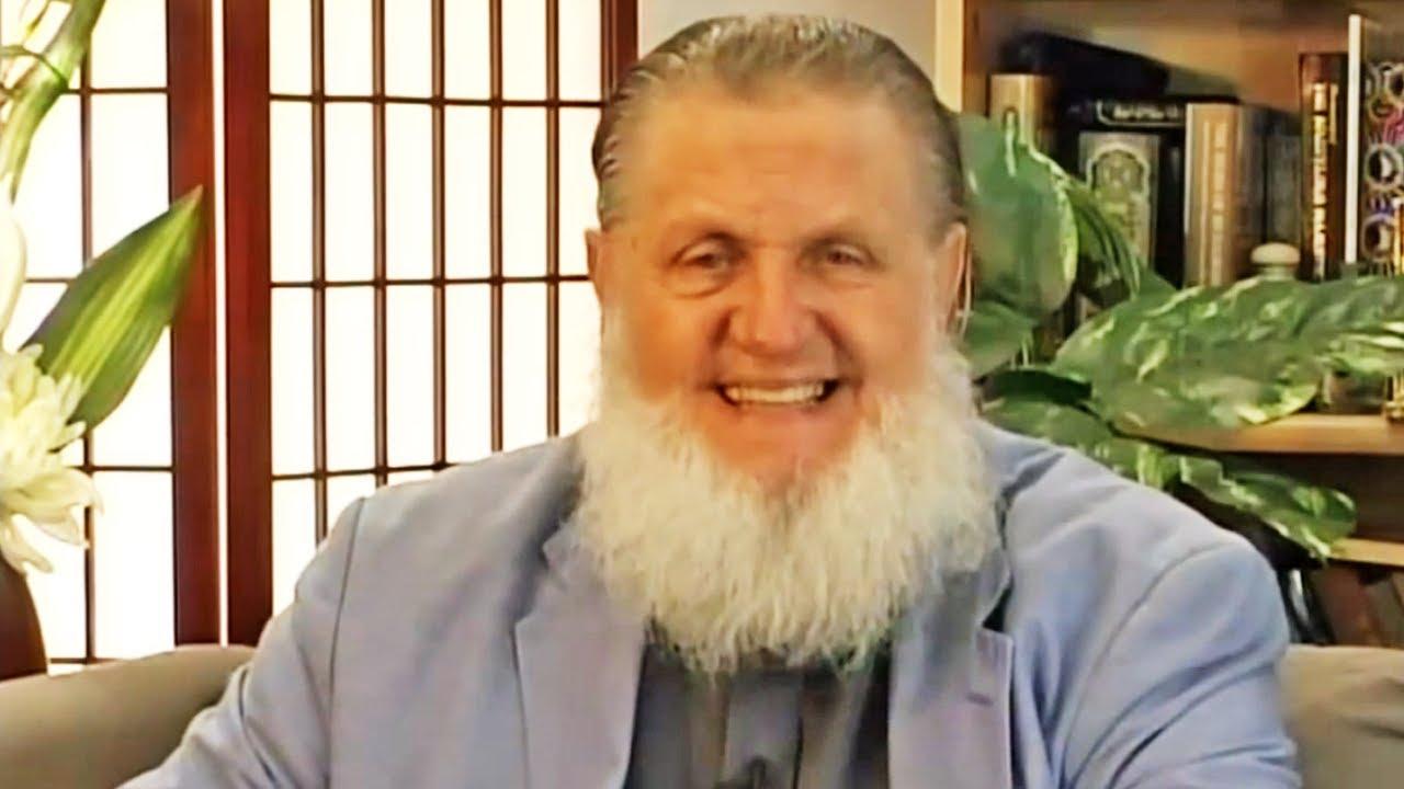 Malam Ini, Syaikh Yusuf Estes Ditantang Debat Pendeta di Jakarta