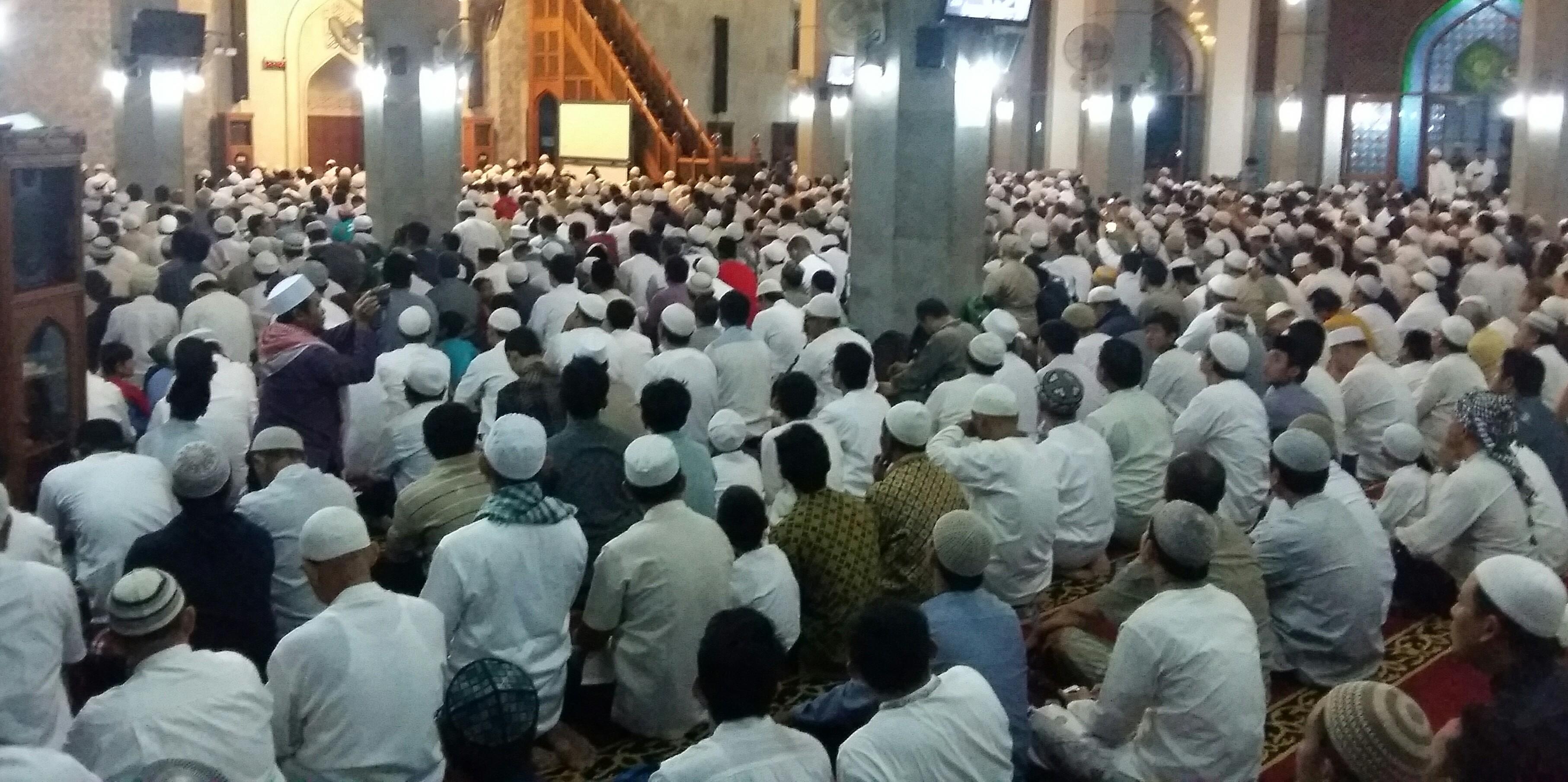 Masjid Al-Azhar Bekasi Gelar Gerakan Subuh Berjamaah 1212 Dihadiri Ribuan Jamaah