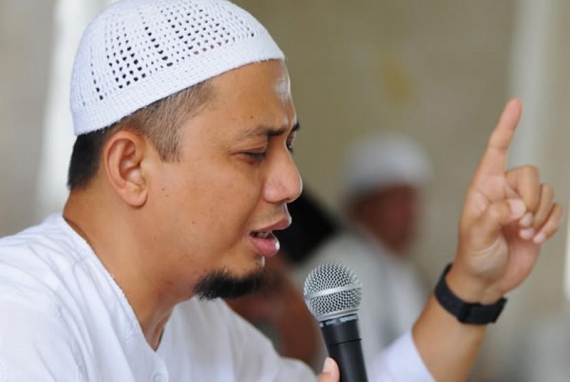 KH Arifin Ilham Bikin Banyak Anggota TNI dan Polri Menangis
