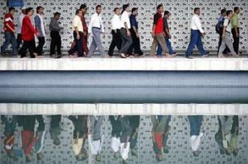Muslim Malaysia Protes Pelarangan Azan Masjid oleh Pengacara China Muslim Malaysia Protes Pelarangan Azan Masjid oleh Pengacara China