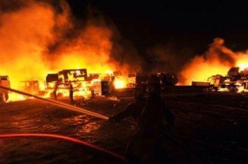 Picture of Truk Pasokan NATO Di Afghanistan Terbakar Tewaskan Tujuh Orang