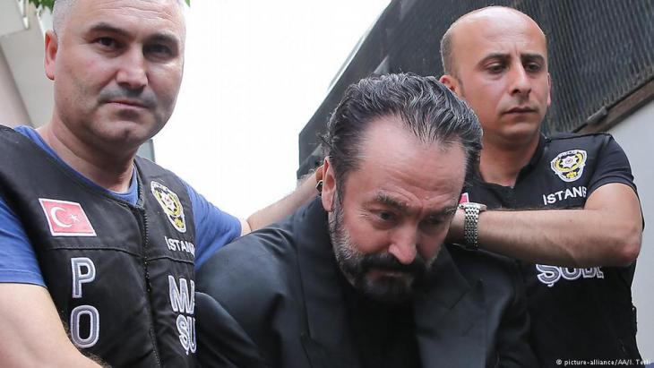 Jaksa Penuntut Turki Lengkapi Dakwaan Terhadap Televangelis Adnan Oktar Voa Islam Com