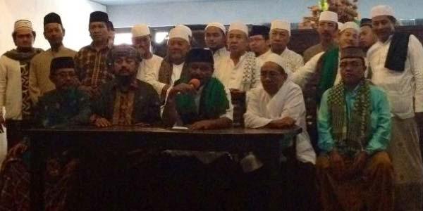 KH. Maemun Zubair : Ribuan Ulama Jawa Tengah-Timur Menangkan Prabowo