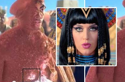 Allahu Akbar, Umat Islam Sukses Tuntut Katy Perry Hapus Lafadz Allah di 'Dark Horse' 