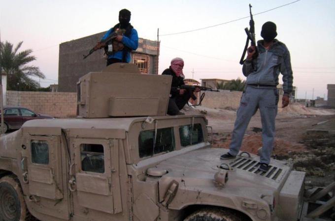 Mujahidin Al-Qaidah Bentrok Dengan Pasukan Khusus Syi'ah Irak di Anbar