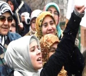 Mayoritas Rakyat Turki  Mendukung Penggunaan Jilbab