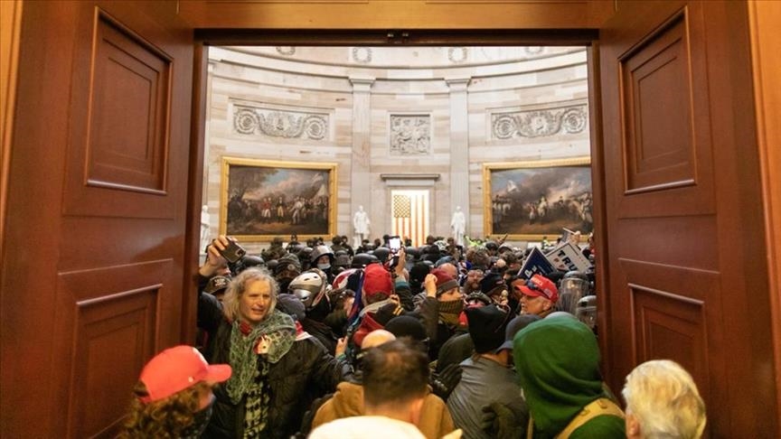 ﻿Penangkapan Terhadap Para Perusuh di Gedung Capitol AS Terus Berlanjut