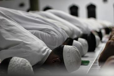 Sujud di Atas Tujuh Anggota Tubuh