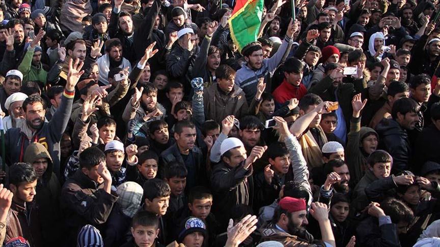 Demonstran di Kabul Kunci Gedung Parlemen
