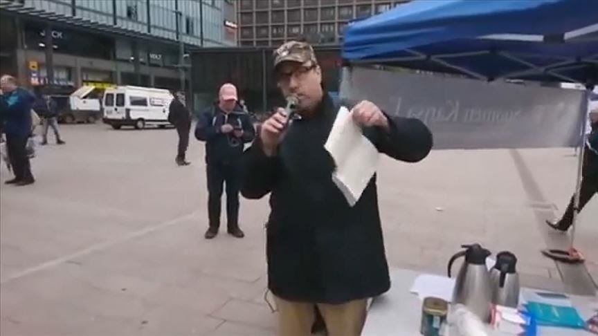 Pemimpin Sayap Kanan Finlandia Lakukan Aksi Robek Al-Quran