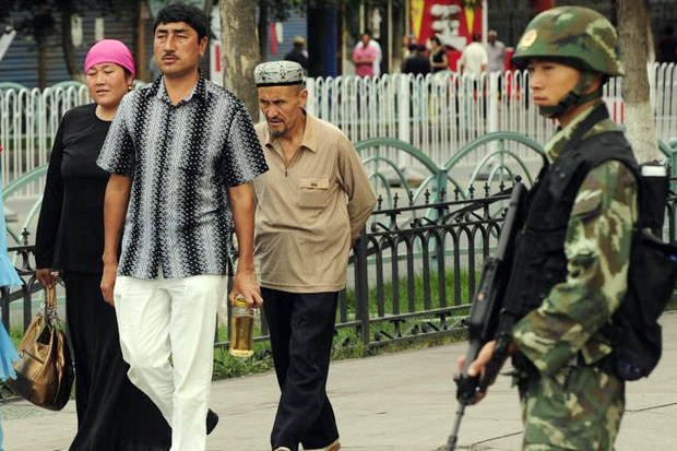 Cina Mendapat Keuntungan dari Kerja Paksa Terhadap Muslim Uighur di Xinjiang