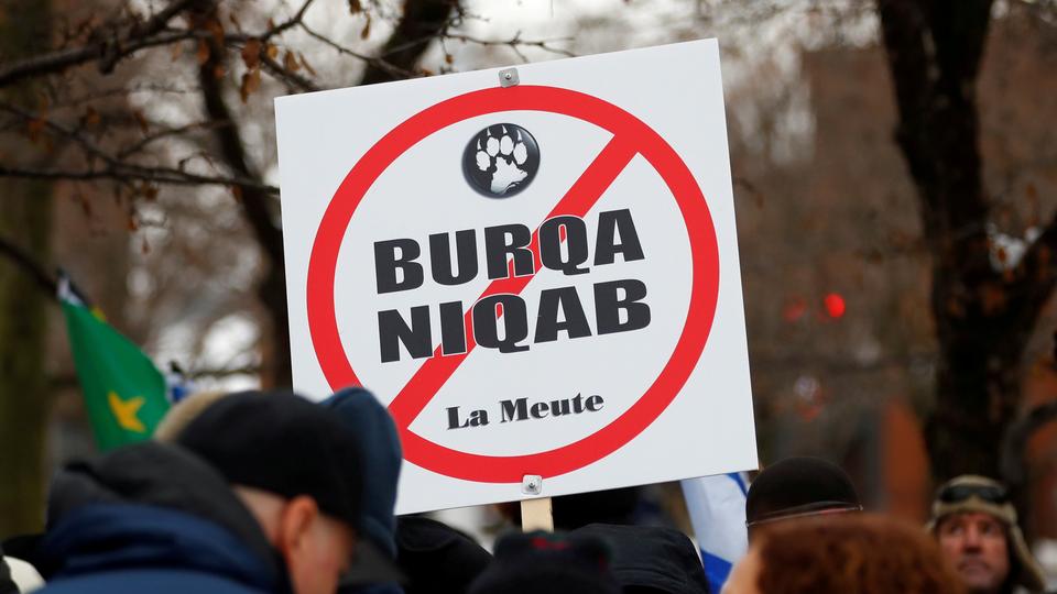 Provinsi Quebec Kanada Larang Pekerja Publik Kenakan Simbol Sgama
