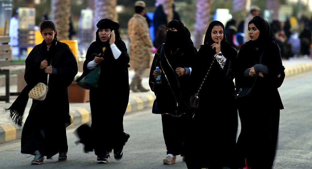 Saudi Izinkan Wanita Berusia 25 Tahun ke Atas Pergi ke Negara itu Tanpa Pendamping