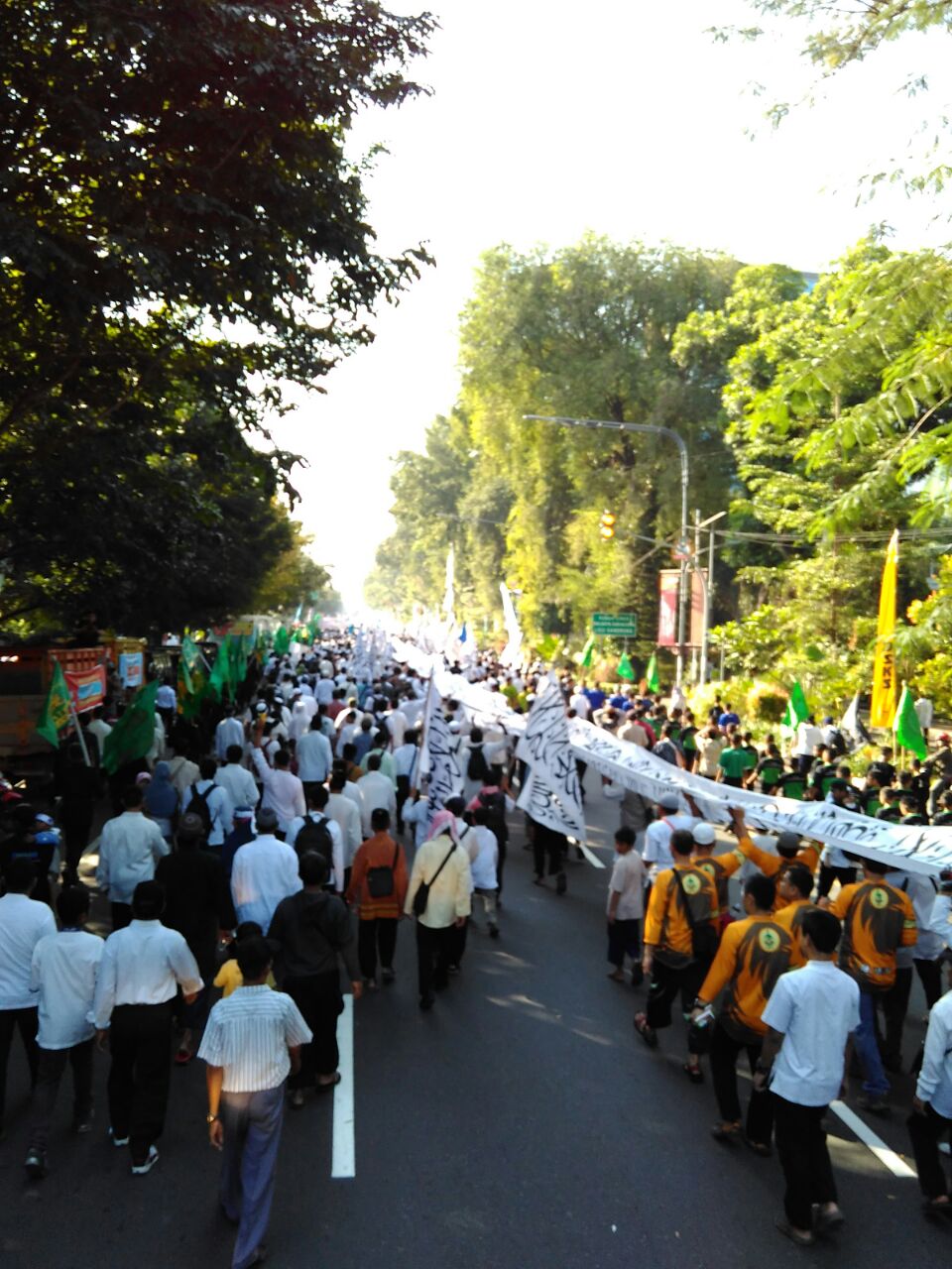 Foto-foto Pawai 'Parade Tauhid' di Kota Solo 