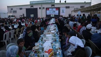 Yayasan Kemanusiaan Turki Kirim Bantuan untuk 100.000 Warga Suriah 