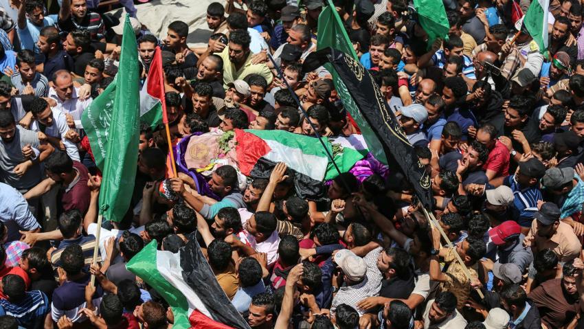 Ribuan Orang di Gaza Hadiri Pemakaman Perawat Wanita Yang Ditembak Mati Israel di Perbatasan