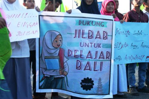 Larangan Aturan Jilbab di Sekolah, Anti Bineka atau Anti Agama?