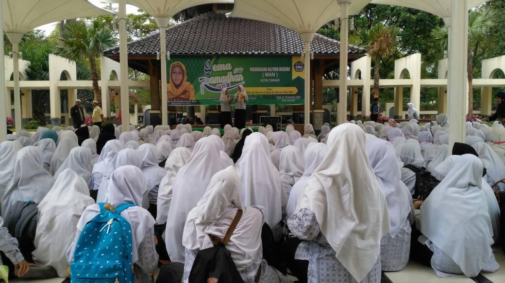 Momentum Ramadhan, Ratusan Siswa Ikuti Gema Ramadhan Guna Menangkal Budaya Barat (Sekuler) 