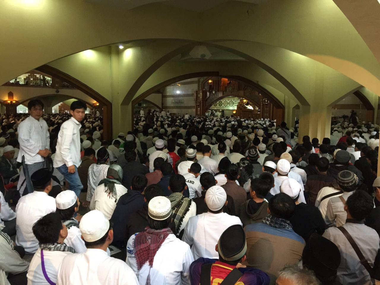 FUI Apresiasi Gerakan Nasional Shubuh Berjamaah