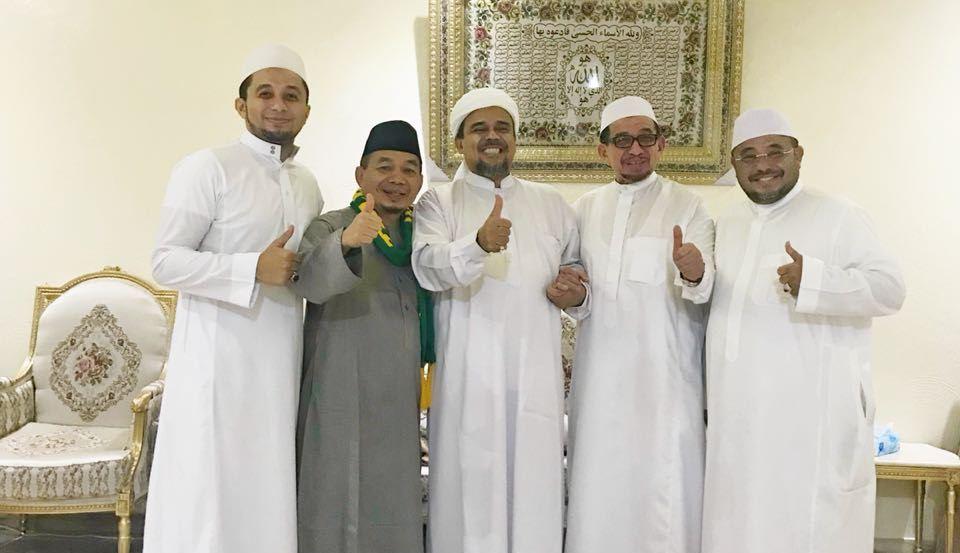 Petinggi PKS Temui Habib Rizieq di Makkah, Ini Isi Pembicaraannya