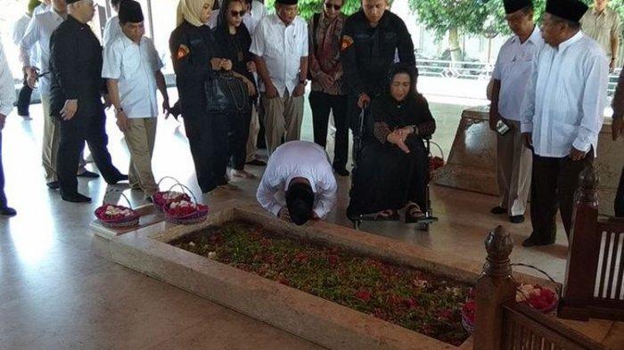 Sujud di Makam Bung Karno, Prabowo Dinasehati MUI