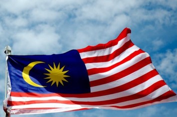 https://www.voa-islam.com/timthumb.php?src=/photos2/bendera-malaysia.jpg&h=235&w=355&zc=1